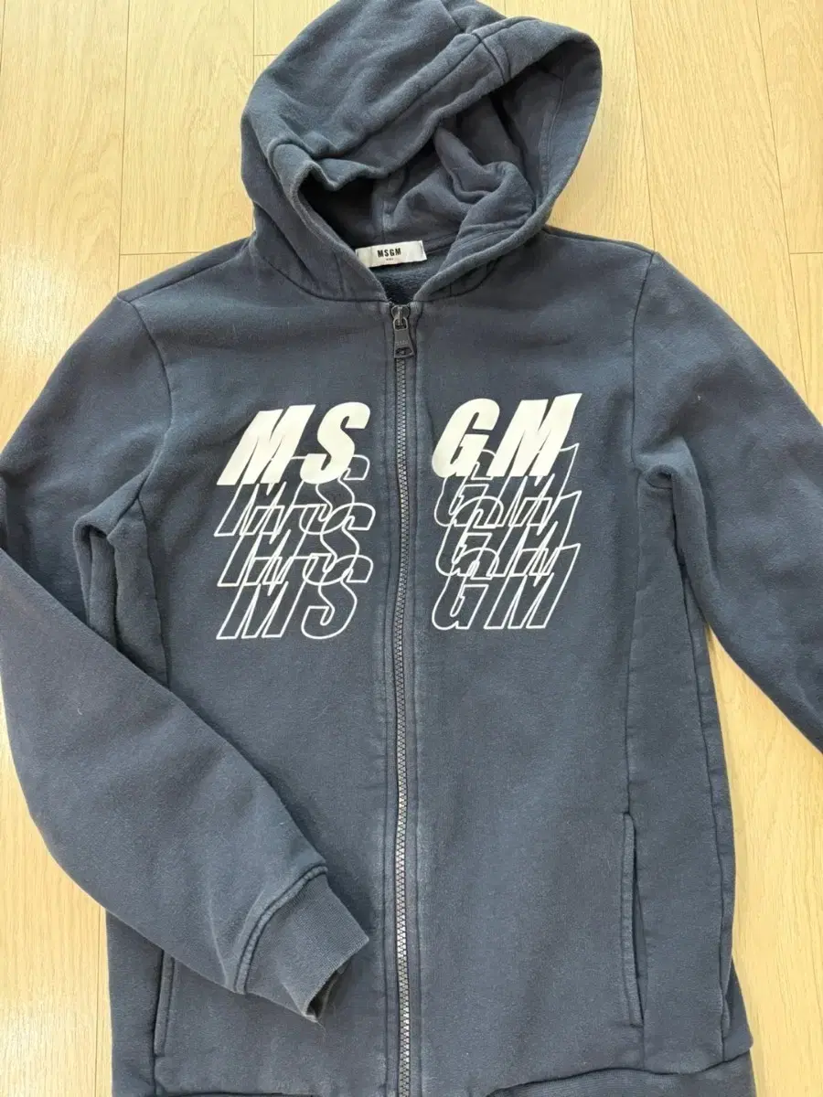 MSGM 키즈 14세 후드집업 입니다.